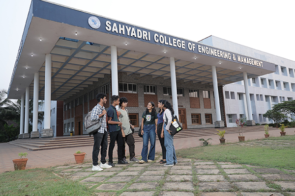 Sahyadri College Campus